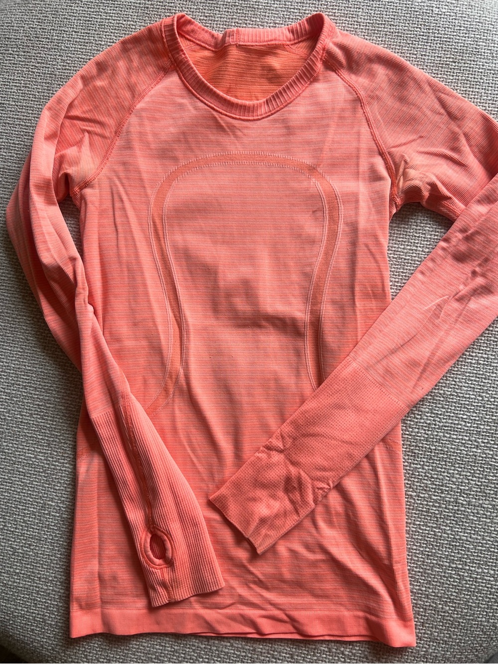 lululemon athletica Long Sleeve Seamless Top in Coral Size 8